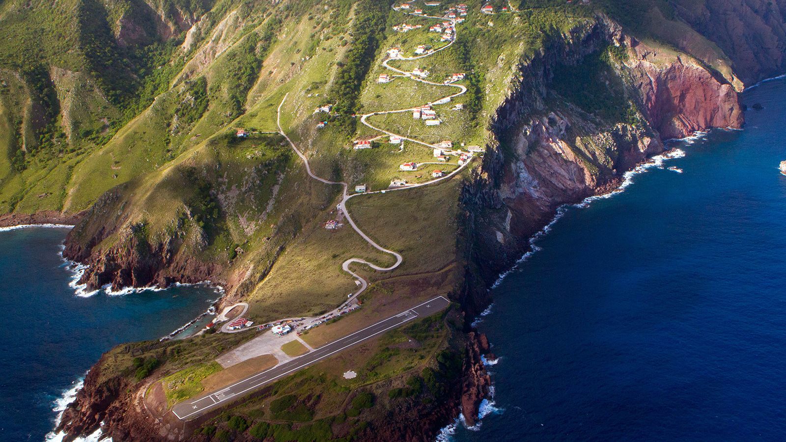 Juancho E. Yrausquin Airport, Saba, Dutch Caribbean