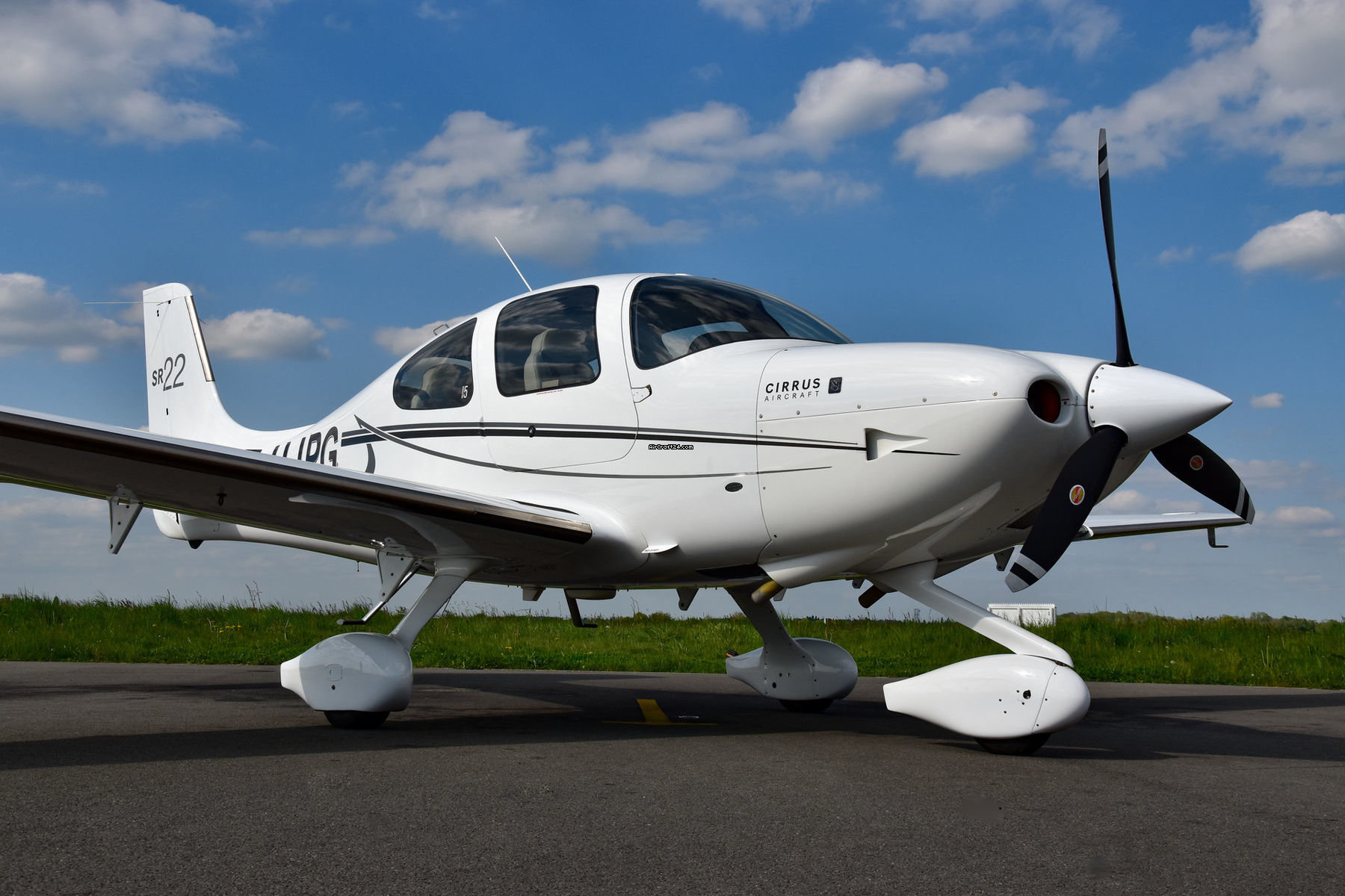 Cirrus-sr22_02